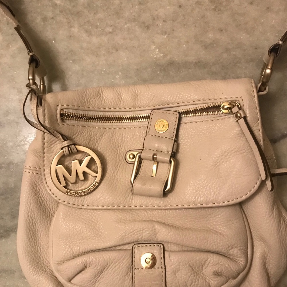 Michael Kors Cross Body Leather bag - Picture 2 of 6